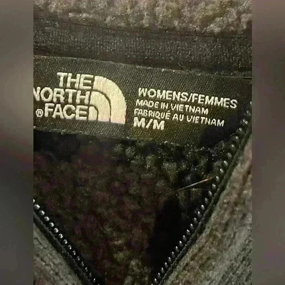 The North Face Women’s jacket. Size Small Color Black with Hood - Picture 5 of 16